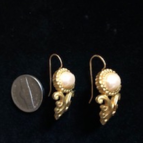 Brushed Gold Tone Pearl Stone Earrings *NWOT* - Picture 3 of 4